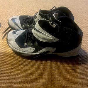 “Oreo” Lebron soldier 8